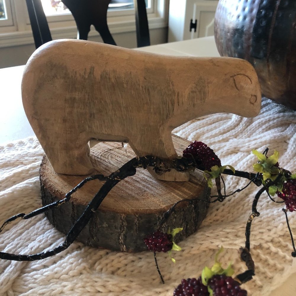 CARVED WOOD POLAR BEAR FIGURINE (TARGET) - Picture 3 of 5